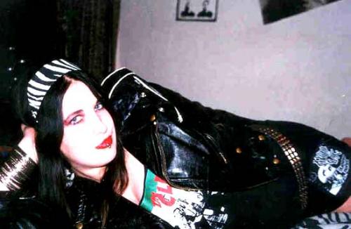 the packaging of a streetpunk girl! Eh... but the best part about it all is I can do it all at the same time.... muhahahahaha