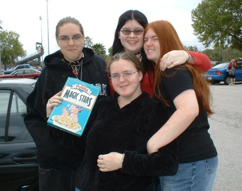 KGM and the Lesbians! =D Going clockwise from left: Sam, KGM, Nicole(mine), Justine(mine)

This makes me utterly happy *glow*